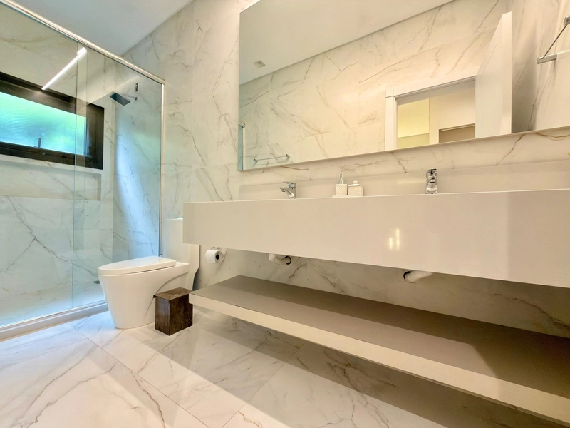 SOBRADO BEIRA LAGO COMPOSTO POR 05 SUÍTES: 27ª foto da galeria de imagens do imóvel