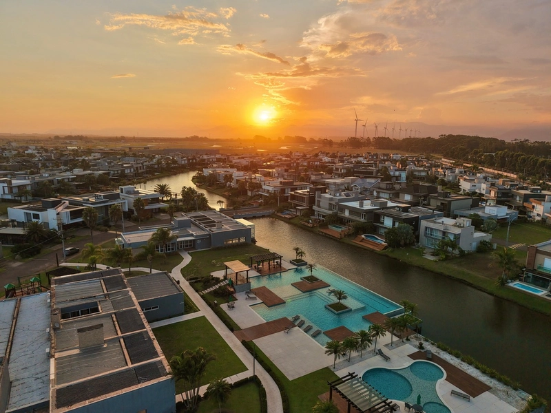 SOBRADO À VENDA COM VISTA PARA O LAGO EM CONDOMÍNIO FECHADO!: 3ª foto da galeria de imagens do imóvel