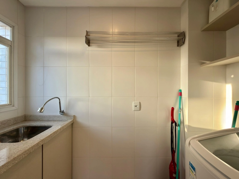 APARTAMENTO FRENTE AVENIDA E VISTA MAR!: 13ª foto da galeria de imagens do imóvel