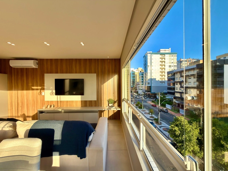 APARTAMENTO FRENTE AVENIDA E VISTA MAR!