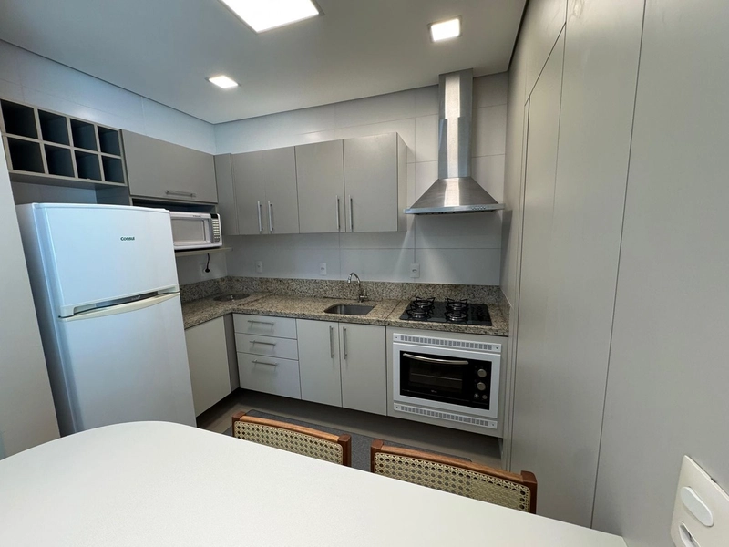 Apartamento 2 dormitórios mobiliado e decorado próximo ao mar: 5ª foto da galeria de imagens do imóvel