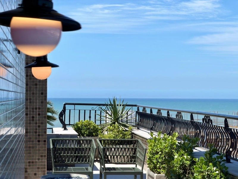 APARTAMENTO COM SACADA DE FRENTE E VISTA PARA O MAR: 28ª foto da galeria de imagens do imóvel