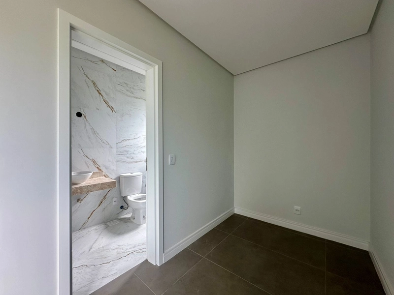 CASA TRÊS SUÍTES EM CONDOMÍNIO FECHADO: 11ª foto da galeria de imagens do imóvel