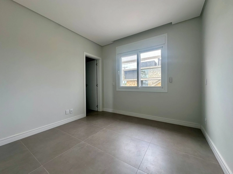 CASA TRÊS SUÍTES EM CONDOMÍNIO FECHADO: 7ª foto da galeria de imagens do imóvel