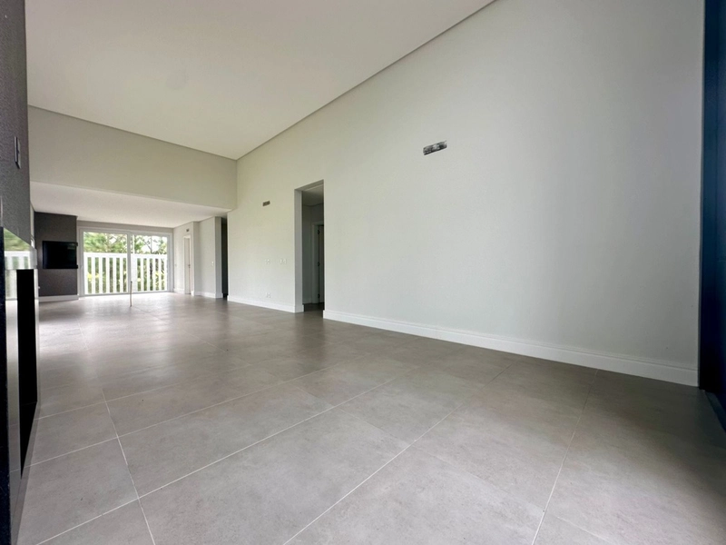 CASA TRÊS SUÍTES EM CONDOMÍNIO FECHADO: 9ª foto da galeria de imagens do imóvel