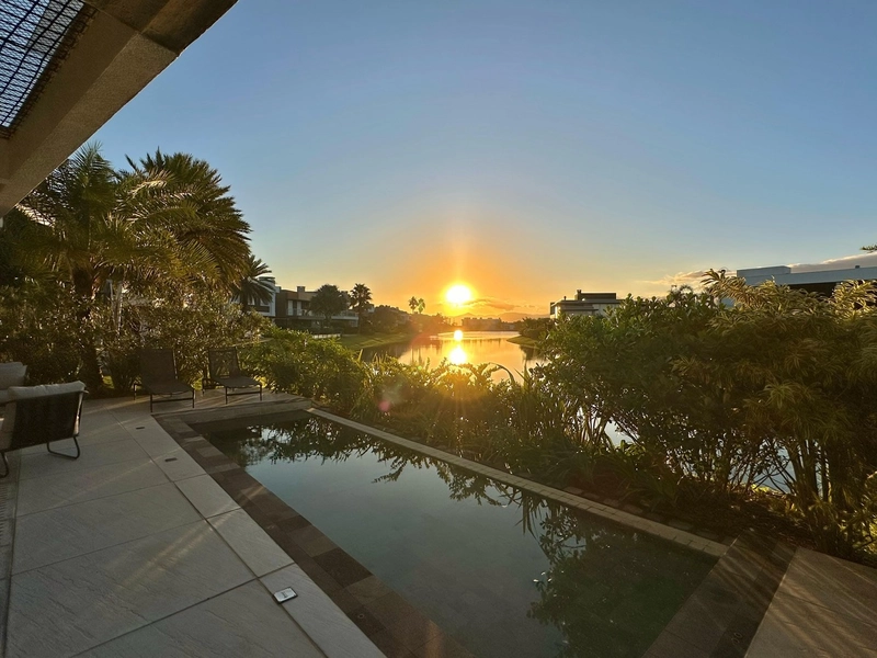 SOBRADO DE LUXO BEIRA LAGO CONDOMÍNIO ENSEADA LAGOS DE XANGRI-LÁ: 28ª foto da galeria de imagens do imóvel
