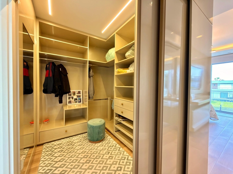 SOBRADO BEIRA LAGO COMPOSTO POR 05 SUÍTES EM CONDOMÍNIO FECHADO: 36ª foto da galeria de imagens do imóvel