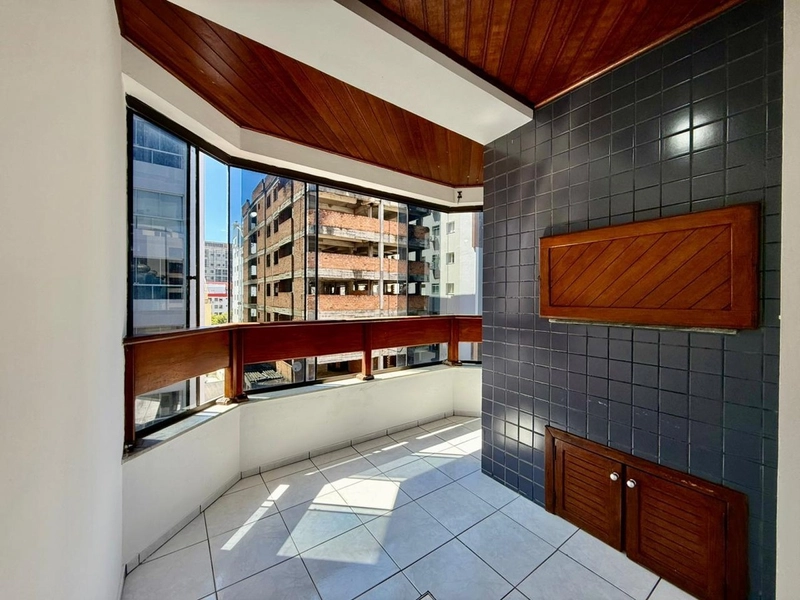 APARTAMENTO 2 DORMITÓRIOS, DE FRENTE PRÓXIMO AO MAR