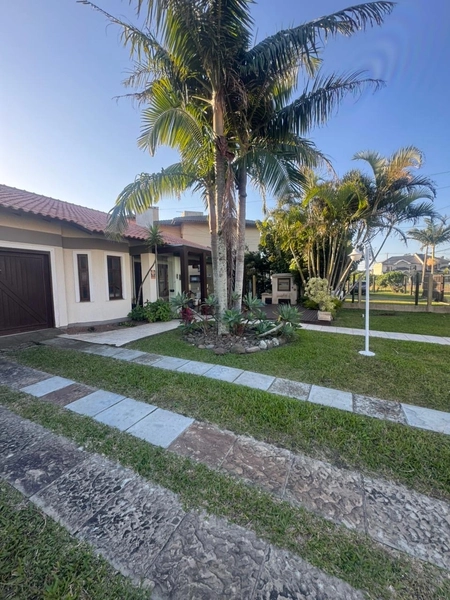 CASA NO BAIRRO ZONA NOVA COM ESPAÇO GOURMET E PISCINA!: 1ª foto da galeria de imagens do imóvel