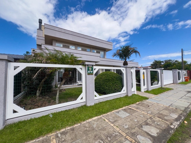 EXCELENTE CASA DE BAIRRO EM XANGRI-LÁ: 2ª foto da galeria de imagens do imóvel