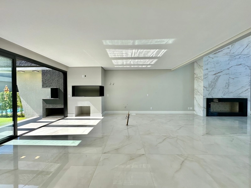CASA À VENDA COM ARQUITETURA MODERNA: 8ª foto da galeria de imagens do imóvel