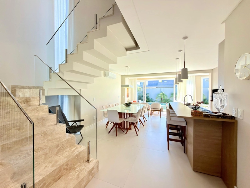 SOBRADO MOBILIADO E DECORADO COMPOSTO POR 04 SUÍTES!: 7ª foto da galeria de imagens do imóvel
