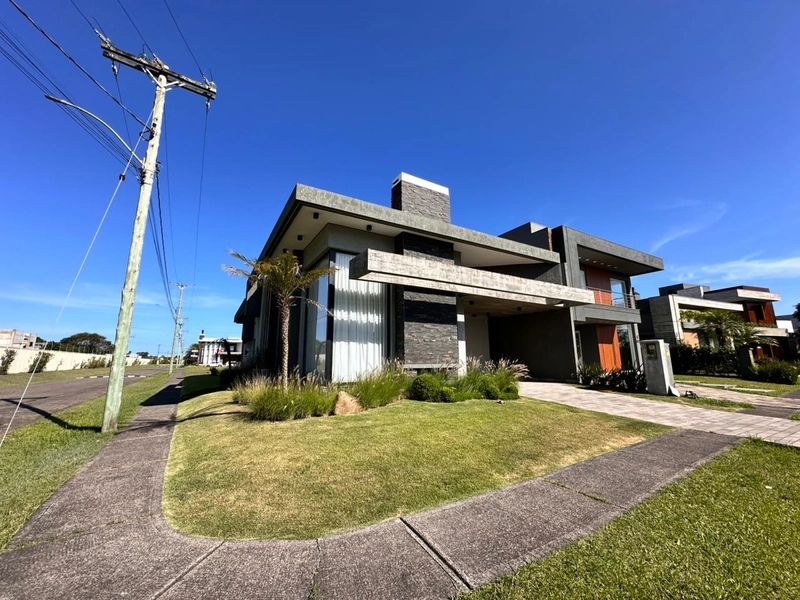 CASA DE 04 SUÍTES, DECORADA EM CONDOMÍNIO FECHADO COM INFRA COMPLETA!: 1ª foto da galeria de imagens do imóvel