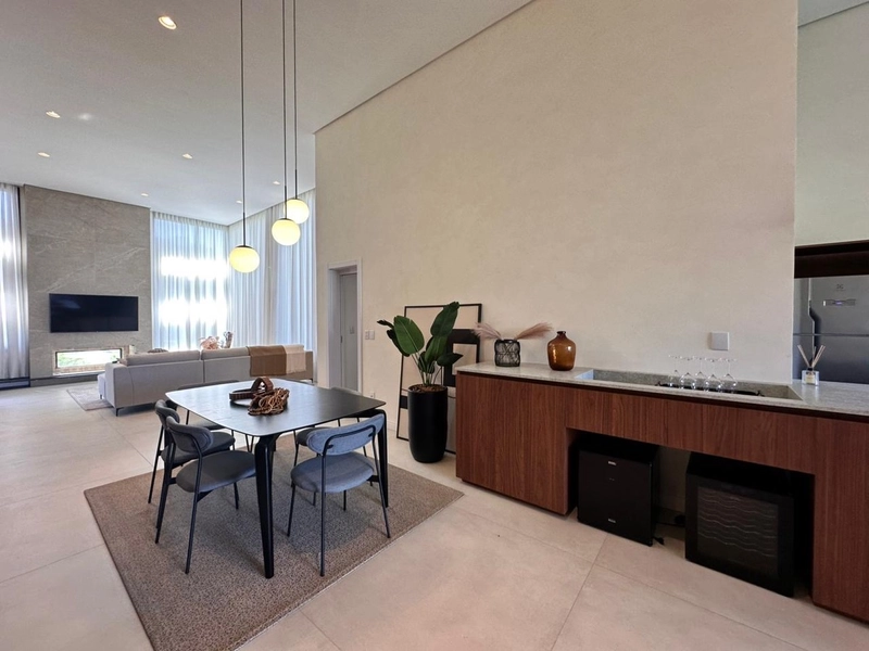 CASA DE 04 SUÍTES, DECORADA EM CONDOMÍNIO FECHADO COM INFRA COMPLETA!: 7ª foto da galeria de imagens do imóvel