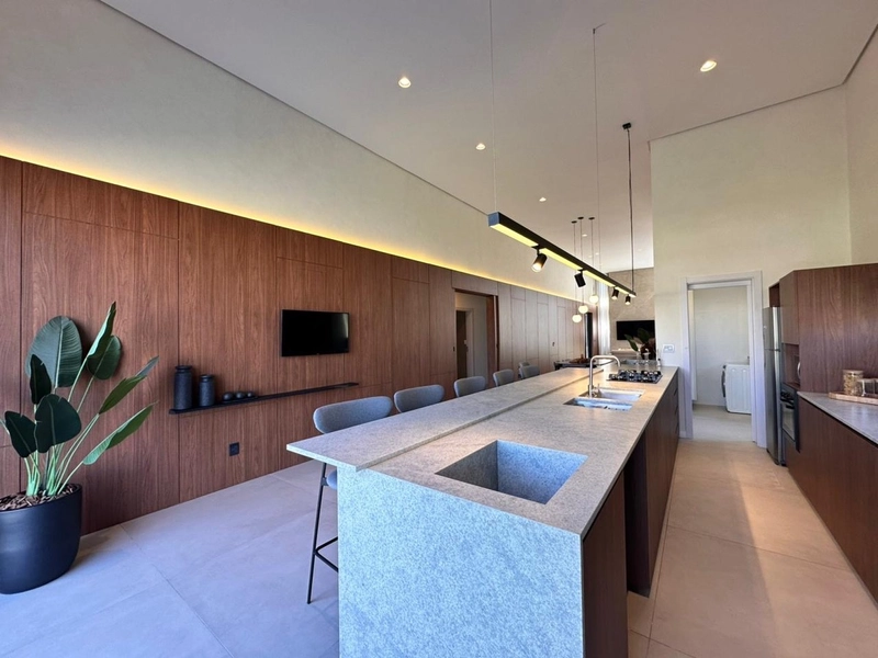CASA DE 04 SUÍTES, DECORADA EM CONDOMÍNIO FECHADO COM INFRA COMPLETA!: 8ª foto da galeria de imagens do imóvel