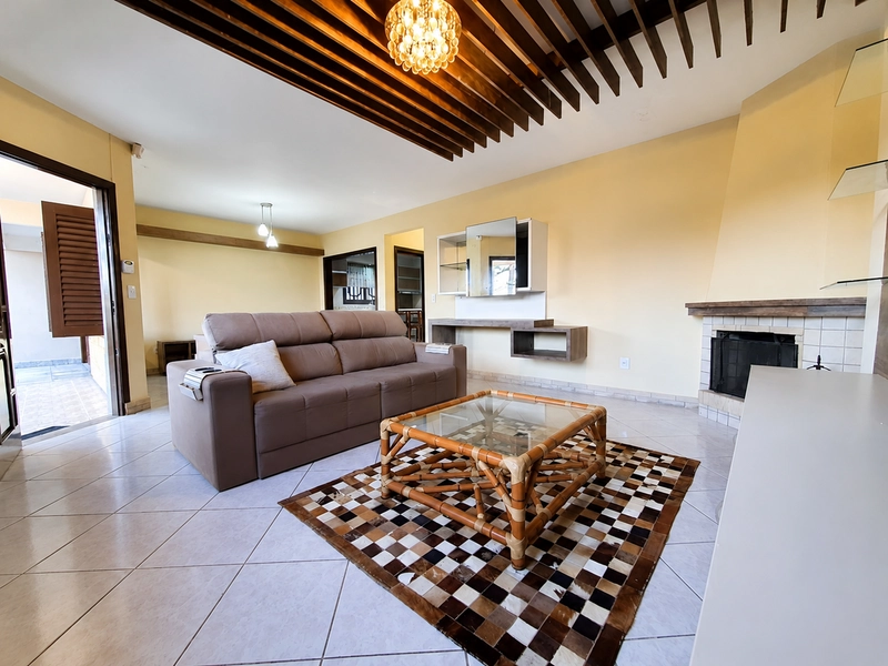 CASA DE 03 DORMITÓRIOS COM ÁREA GOUURMET EM XANGRI-LÁ | CENTRO: 2ª foto da galeria de imagens do imóvel