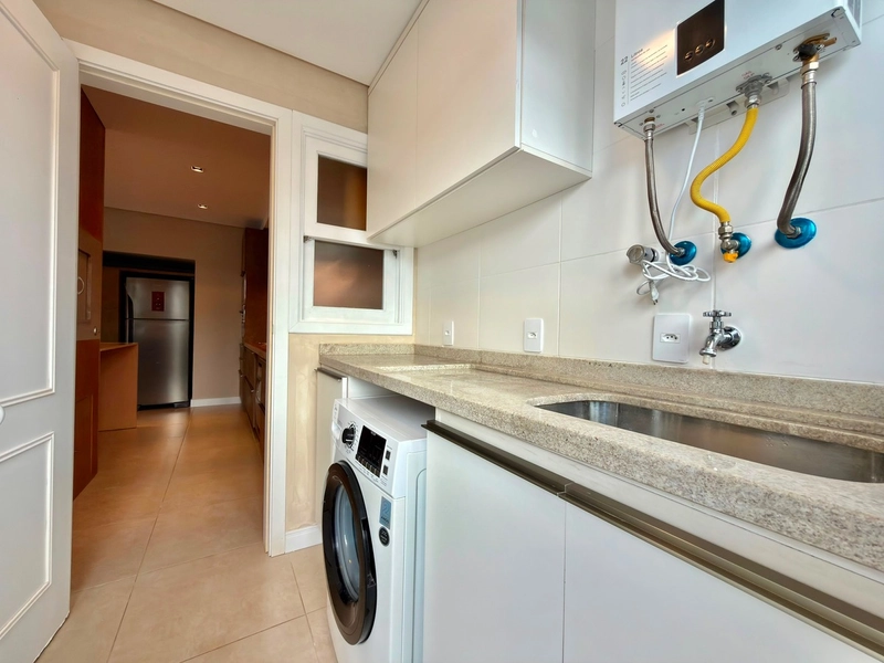 CASA EM CONDOMÍNIO FECHADO DE 04 SUÍTES TRANSFORMADA EM 03, MOB & DEC!: 34ª foto da galeria de imagens do imóvel