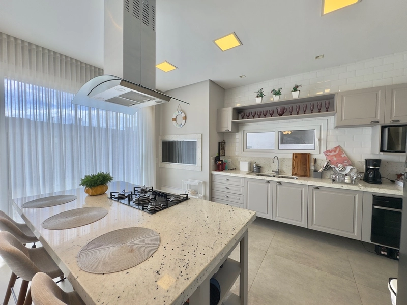 CASA EM COND. FECHADO COMPOSTA POR 05 SUÍTES - INFRA COMPLETA!: 6ª foto da galeria de imagens do imóvel