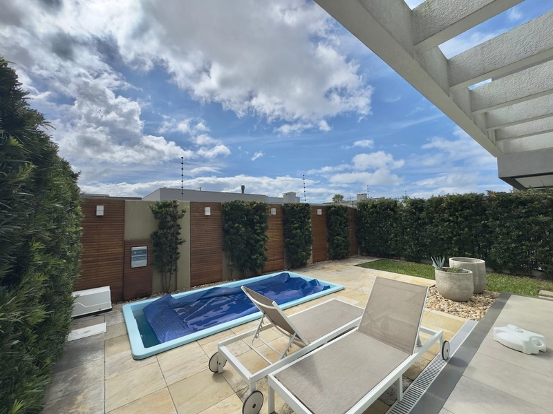 CASA EM COND. FECHADO COMPOSTA POR 05 SUÍTES - INFRA COMPLETA!: 9ª foto da galeria de imagens do imóvel