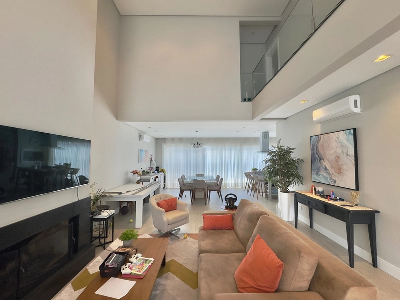 CASA EM COND. FECHADO COMPOSTA POR 05 SUÍTES - INFRA COMPLETA!: 3ª foto da galeria de imagens do imóvel