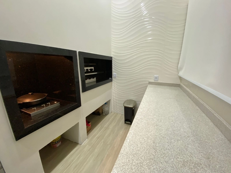 CASA COM 04 SUÍTES MOB. & DECORADA EM COND. FECHADO: 8ª foto da galeria de imagens do imóvel