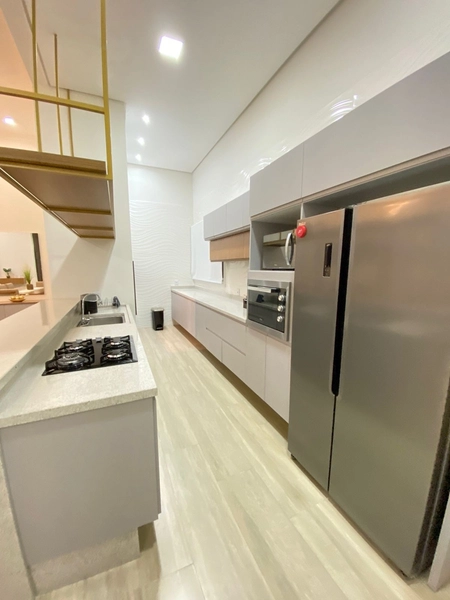 CASA COM 04 SUÍTES MOB. & DECORADA EM COND. FECHADO: 7ª foto da galeria de imagens do imóvel