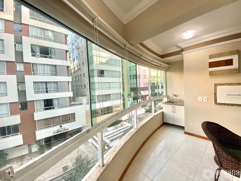 APARTAMENTO DE FRENTE COM SACADA E CHURRASQUEIRA: 3ª foto da galeria de imagens do imóvel