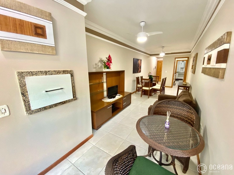 APARTAMENTO DE FRENTE COM SACADA E CHURRASQUEIRA: 1ª foto da galeria de imagens do imóvel