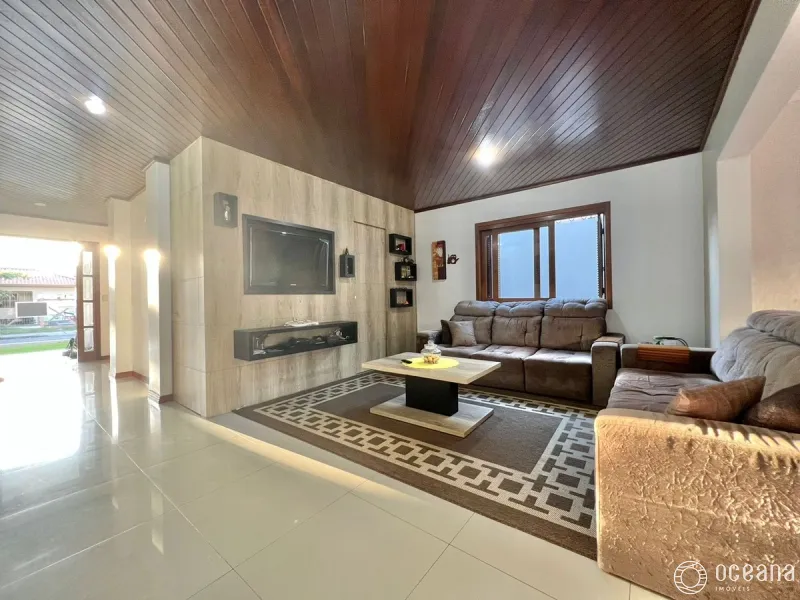 Casa sobrado em Capão da Canoa!: 8ª foto da galeria de imagens do imóvel
