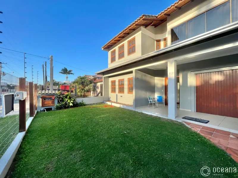 Casa sobrado em Capão da Canoa!: 1ª foto da galeria de imagens do imóvel