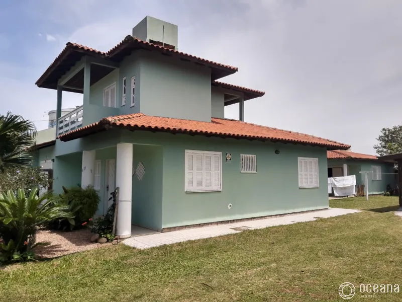 Casa sobrado a 2 minutos do centro de Capao da Canoa: 2ª foto da galeria de imagens do imóvel