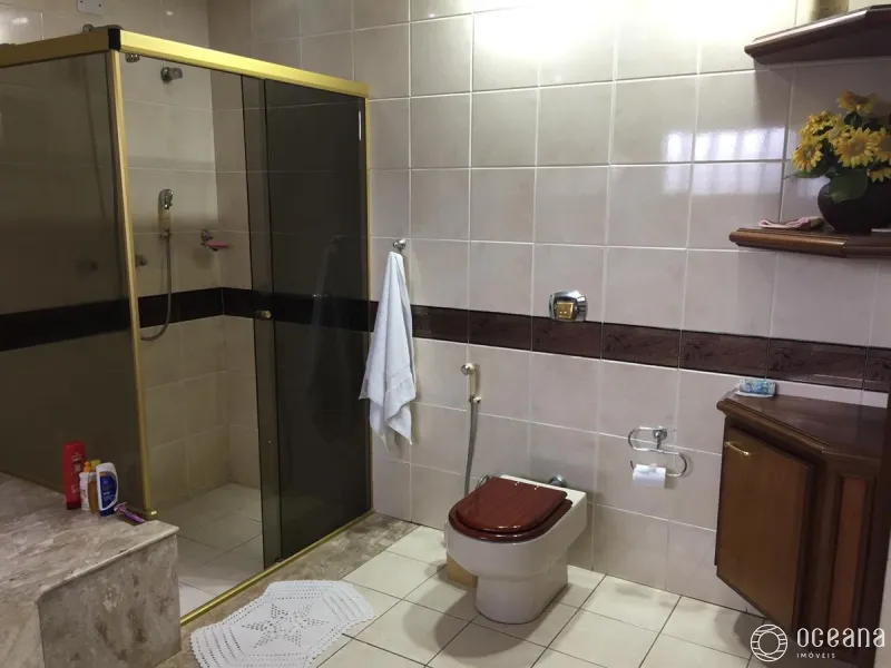 Casa em bairro nobre: 22ª foto da galeria de imagens do imóvel