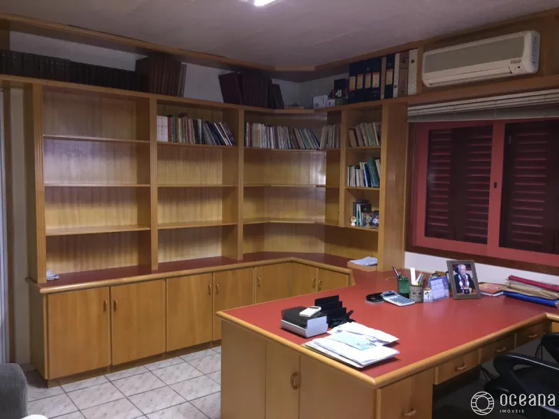 Casa em bairro nobre: 15ª foto da galeria de imagens do imóvel
