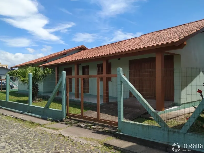 Casa composta por 04 dormitórios - De esquina / Capão da Canoa: 1ª foto da galeria de imagens do imóvel
