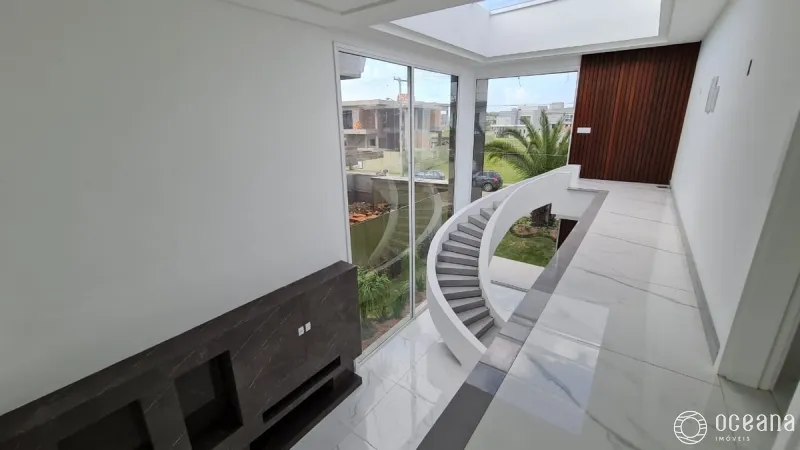 Sobrado contemporâneo com arquitetura diferenciada!: 2ª foto da galeria de imagens do imóvel