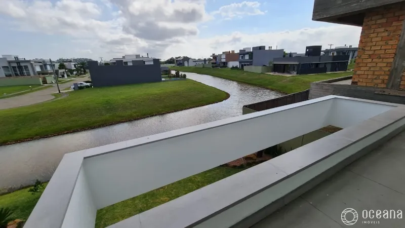 Sobrado contemporâneo com arquitetura diferenciada!: 3ª foto da galeria de imagens do imóvel