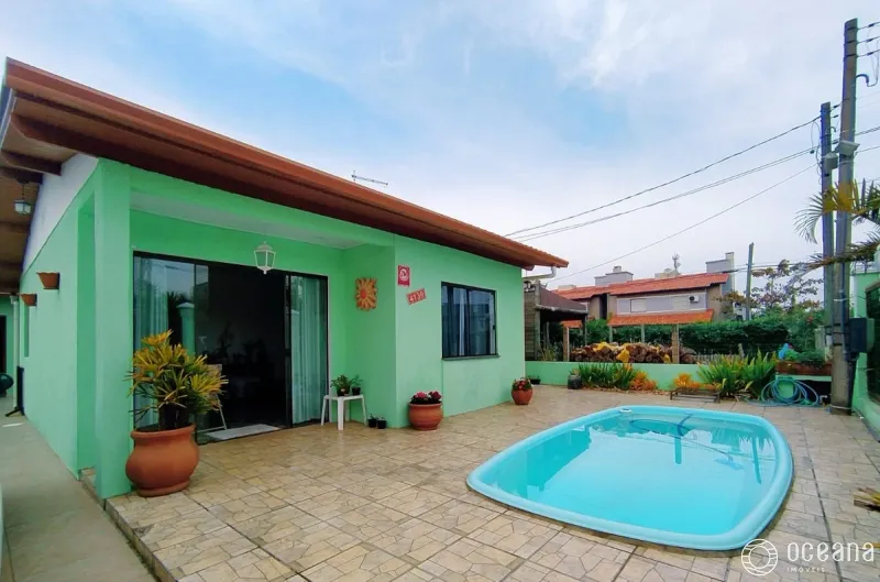 Casa em Capão novo com Piscina: 2ª foto da galeria de imagens do imóvel
