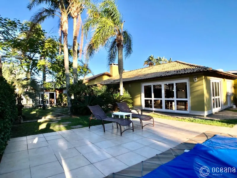 EXCLUSIVIDADE EM ATLÂNTIDA | Casa térrea com piscina, estilo rústico.: 9ª foto da galeria de imagens do imóvel