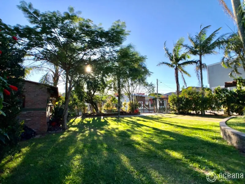 EXCLUSIVIDADE EM ATLÂNTIDA | Casa térrea com piscina, estilo rústico.: 5ª foto da galeria de imagens do imóvel