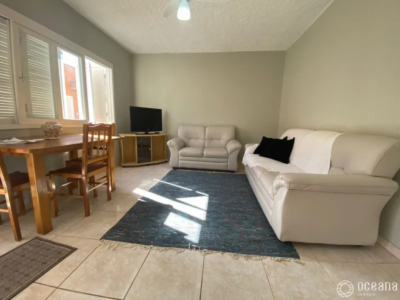 Apartamento de 02 dormitórios a uma quadra do mar no centro de Capão: 1ª foto da galeria de imagens do imóvel