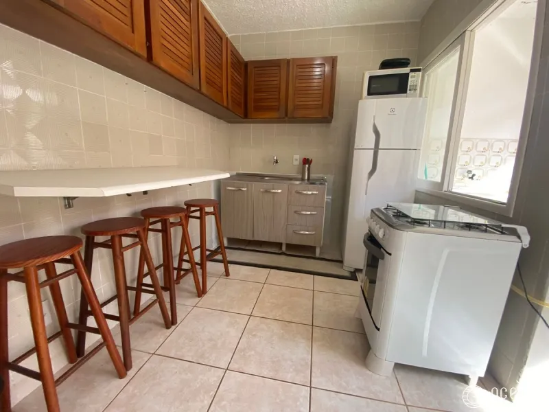 Apartamento de 02 dormitórios a uma quadra do mar no centro de Capão: 3ª foto da galeria de imagens do imóvel