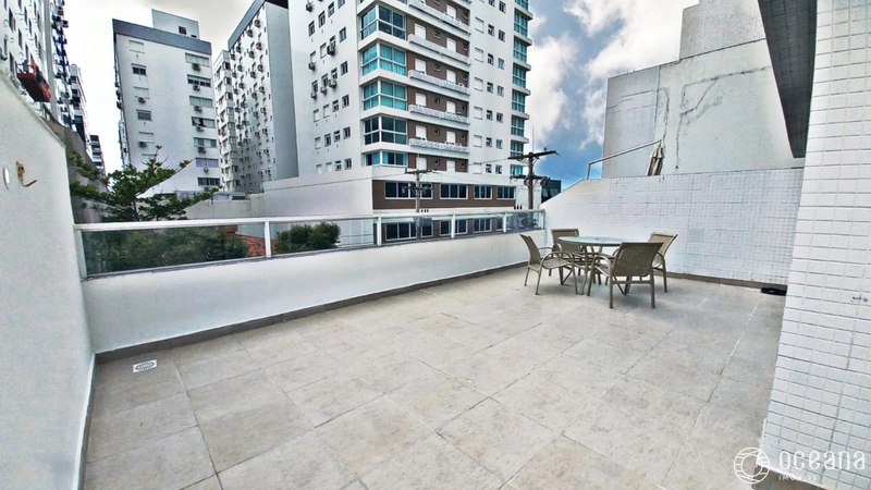 Apartamento de 02 dormitórios com Terraço