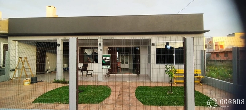 Casa 100 metros do mar atlatida sul: 1ª foto da galeria de imagens do imóvel