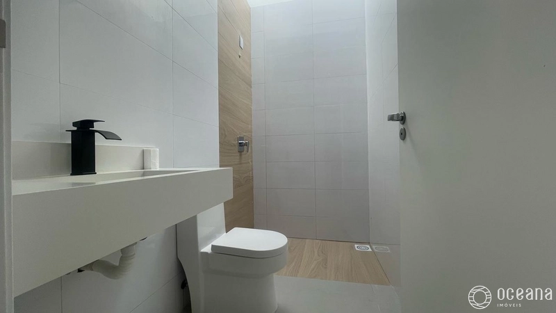 CASA GEMINADA NO BAIRRO JARDIM BEIRA MAR À 03 QUADRAS DA PRAIA!: 9ª foto da galeria de imagens do imóvel