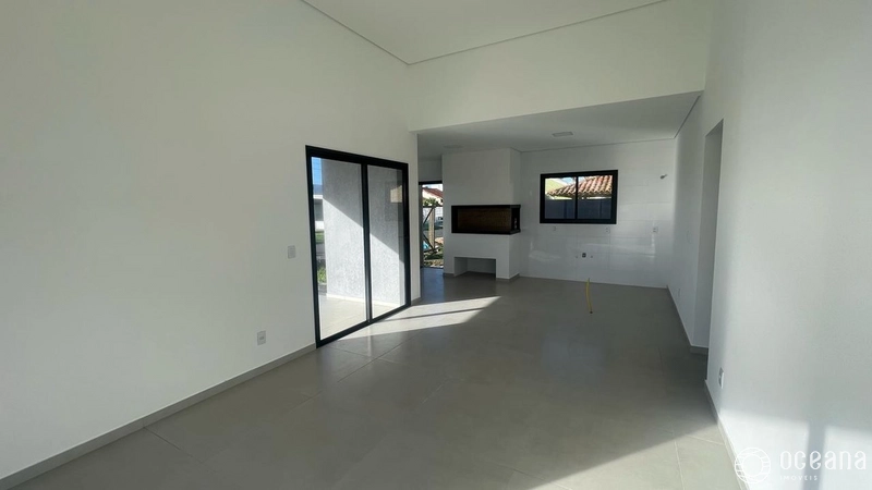 CASA GEMINADA NO BAIRRO JARDIM BEIRA MAR À 03 QUADRAS DA PRAIA!: 3ª foto da galeria de imagens do imóvel