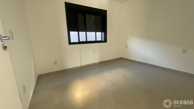 CASA GEMINADA NO BAIRRO JARDIM BEIRA MAR À 03 QUADRAS DA PRAIA!: 6ª foto da galeria de imagens do imóvel