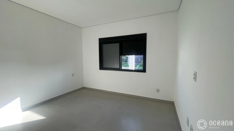 CASA GEMINADA NO BAIRRO JARDIM BEIRA MAR À 03 QUADRAS DA PRAIA!: 8ª foto da galeria de imagens do imóvel