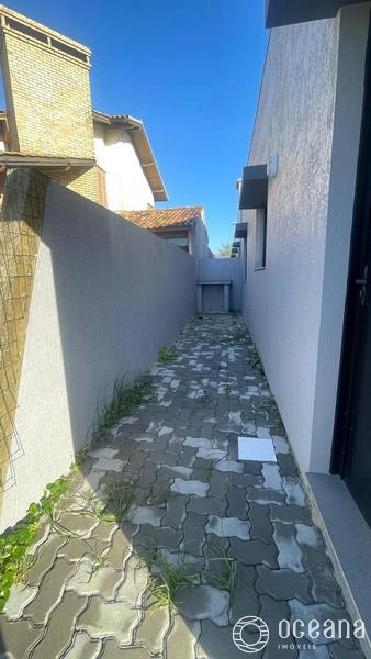 CASA GEMINADA NO BAIRRO JARDIM BEIRA MAR À 03 QUADRAS DA PRAIA!: 10ª foto da galeria de imagens do imóvel