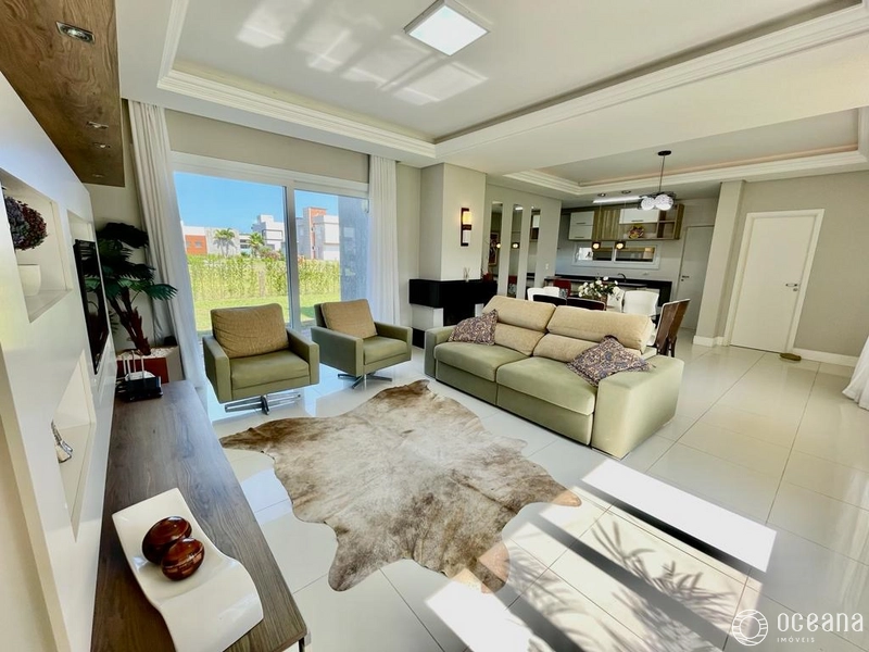 Casa 4 Dormitorios , condomínio fechado, Confira!: 1ª foto da galeria de imagens do imóvel