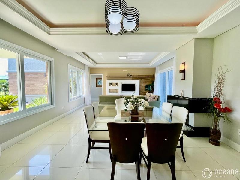 Casa 4 Dormitorios , condomínio fechado, Confira!: 2ª foto da galeria de imagens do imóvel